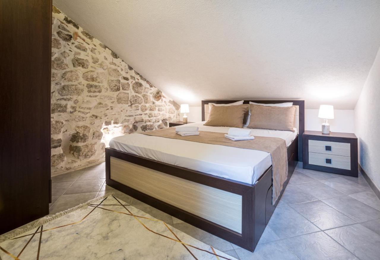Little Bay Apartments Kotor Ngoại thất bức ảnh