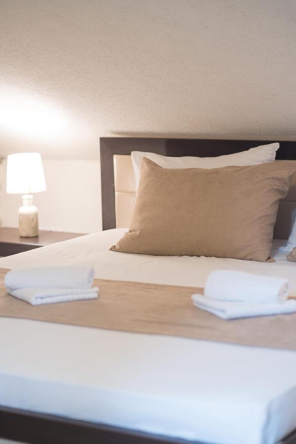 Little Bay Apartments Kotor Ngoại thất bức ảnh