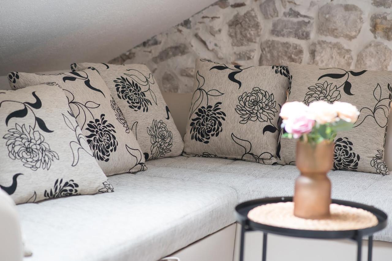 Little Bay Apartments Kotor Ngoại thất bức ảnh